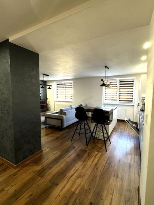 Modern Apartment In City Centre 반스카비스트리카 외부 사진