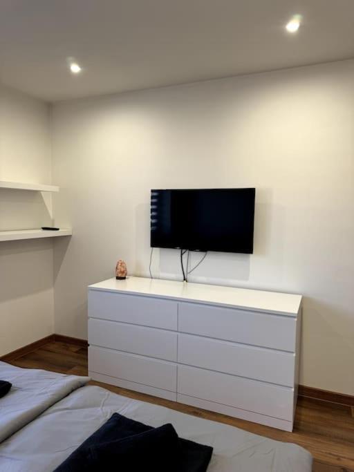 Modern Apartment In City Centre 반스카비스트리카 외부 사진