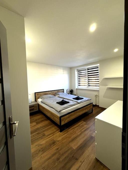 Modern Apartment In City Centre 반스카비스트리카 외부 사진